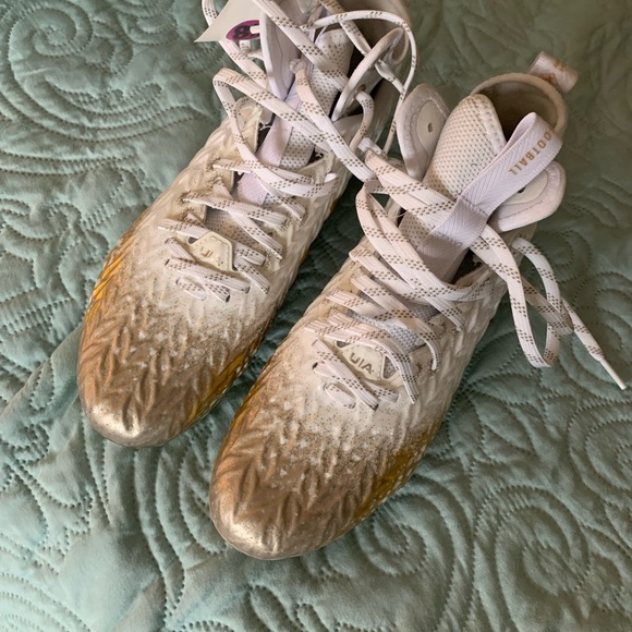 Under Armour White and Gold Women's Shoes - Picture 1 of 5